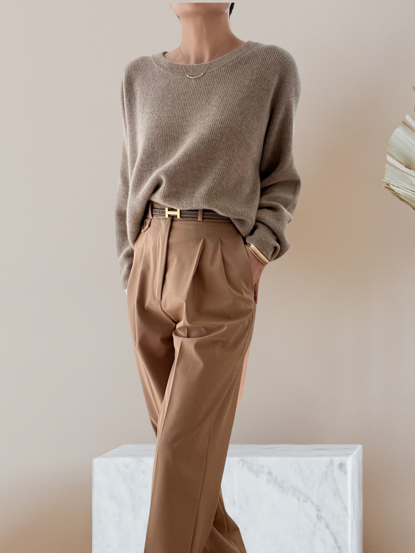 Out of stock-06 Finely Ribbed Cashmere Sweater - Walnut