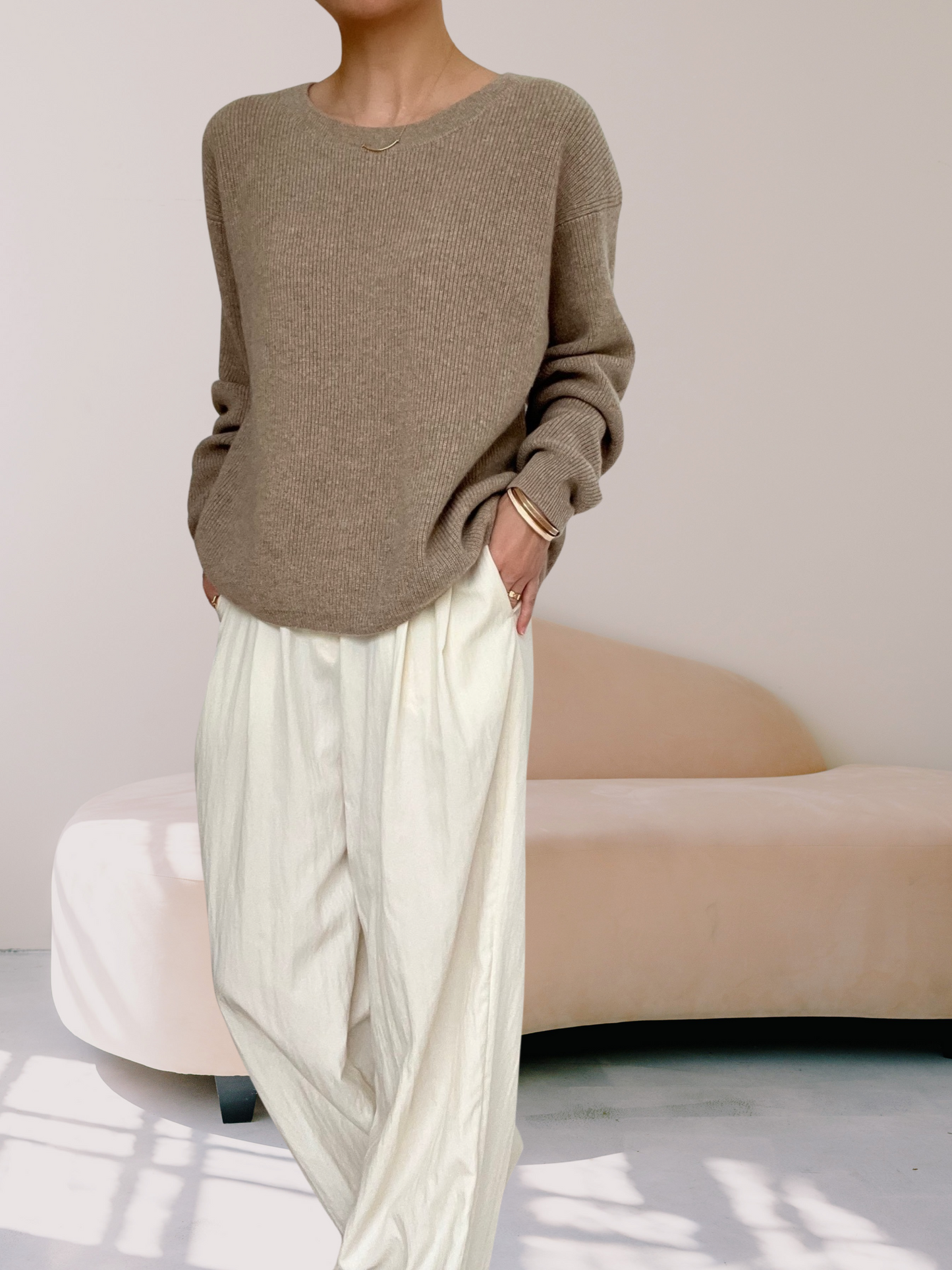 Out of stock-06 Finely Ribbed Cashmere Sweater - Walnut