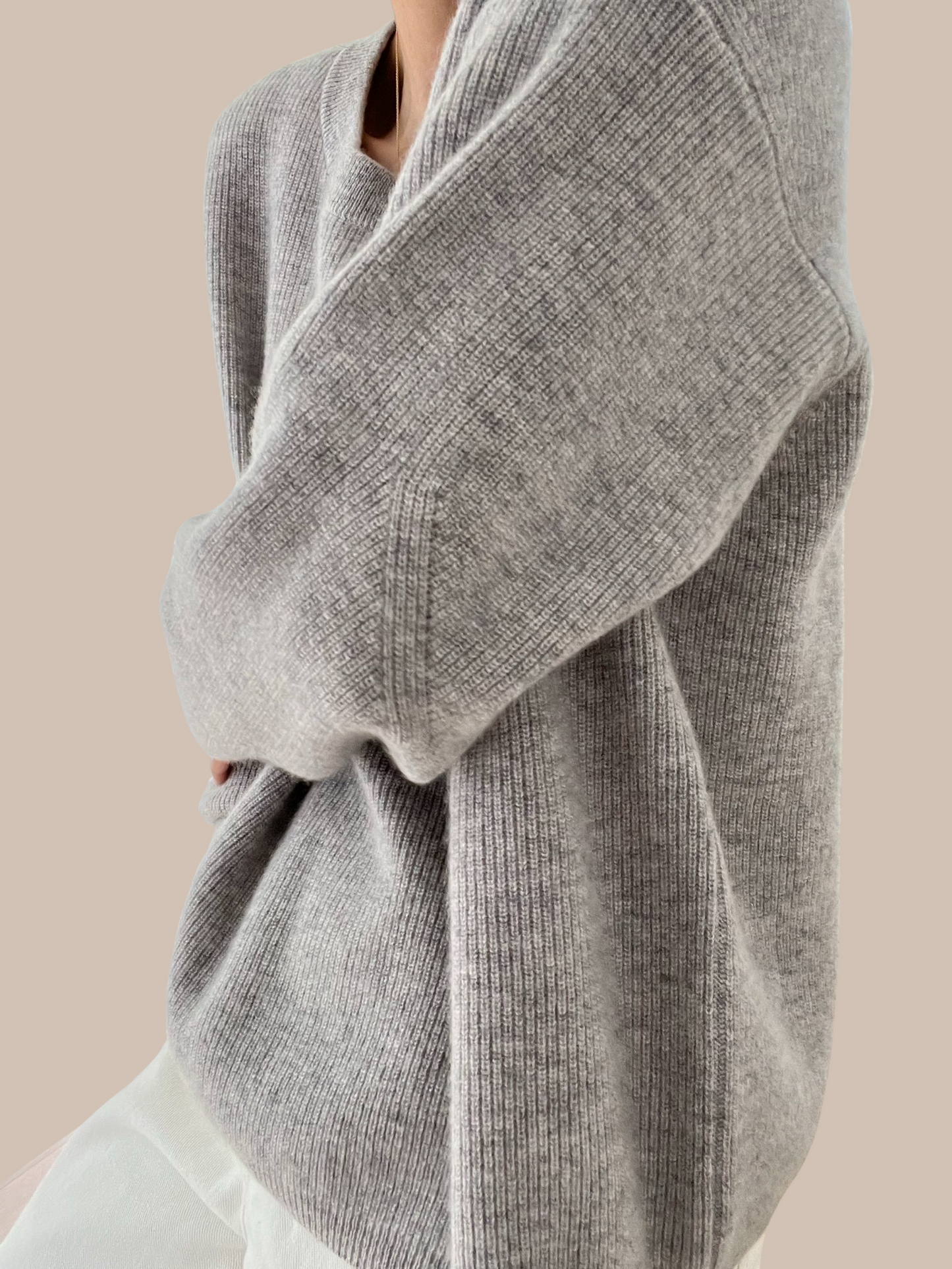 Out of stock-06 Finely Ribbed Cashmere Sweater - Cloud Grey